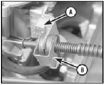 7.11c Throttle cable support bracket on 1.3 litre HCS engine