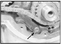 15.9 Oil pump chain tensioner securing screw (arrowed)