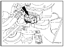 27.11b Throttle position sensor location (arrowed) on CFI unit - 1.8 litre