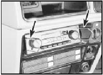 57.10 Removing a radio/cassette player using special tools - DIN fixing