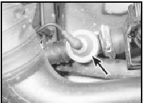 21.1 Pulse air system vacuum-operated air valve (arrowed)