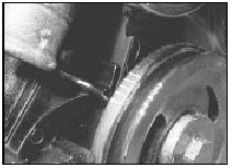 16.2a Highlighted timing marks - SOHC engine with cast crankshaft pulley
