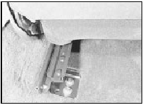 47.2 Front seat inner rear mounting