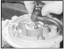 10.4 Disconnecting the fuel injector wiring plug - 1.4 CFI engine