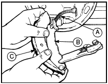 5.10 Removing the handbrake cable from the trailing brake shoe